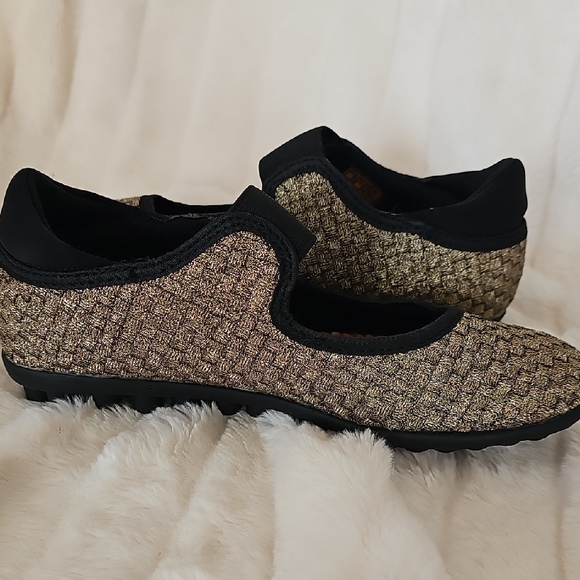 bernie mev. Shoes - bernie mev. Women's Black and Gold Flats